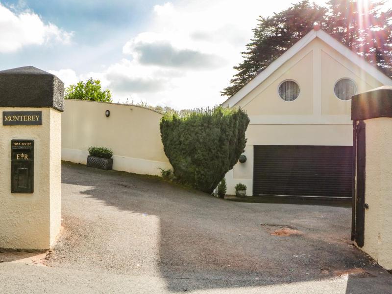 Monterey Mews - image 14