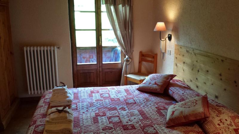 Double Room with Balcony image 2