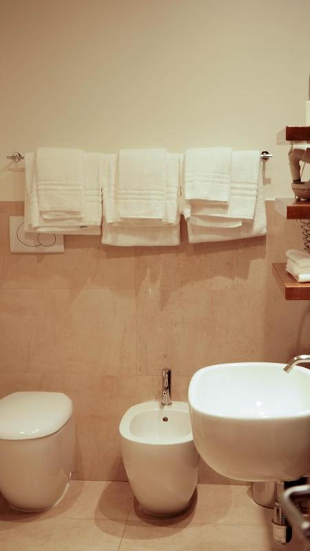 Quadruple Room image 2