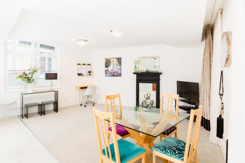 City Centre Penthouse - New Street - image 32