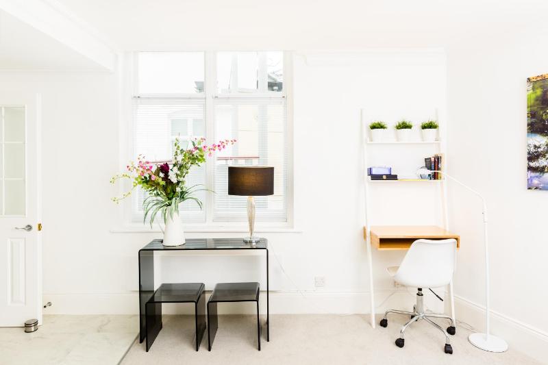 City Centre Penthouse - New Street - image 18