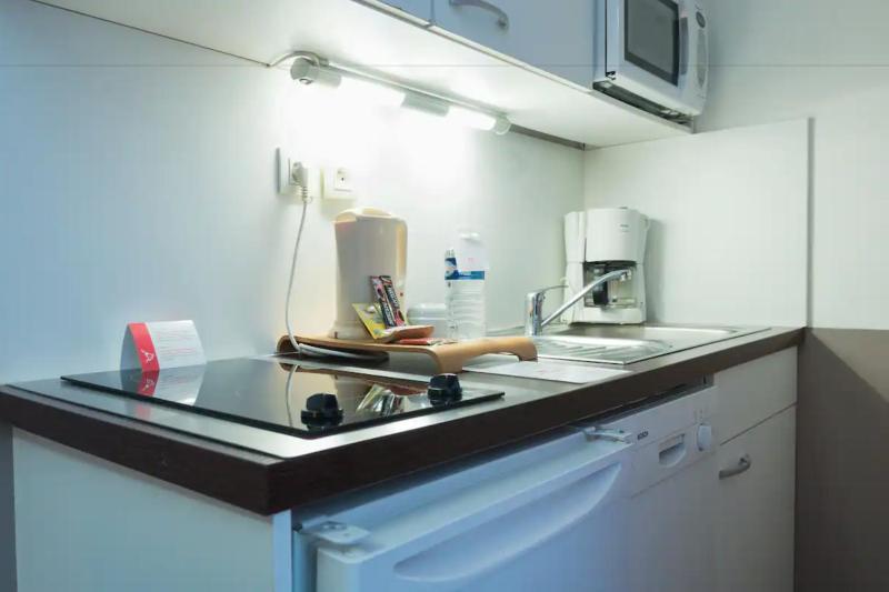 Studio Apartment image 3