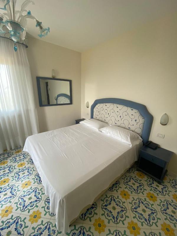 Double Room with Garden View image 3