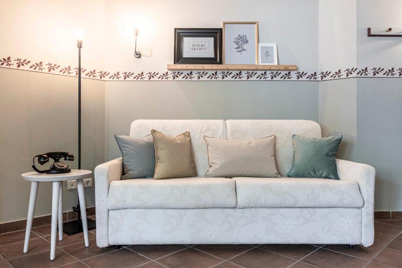 Studio Apartment image 2