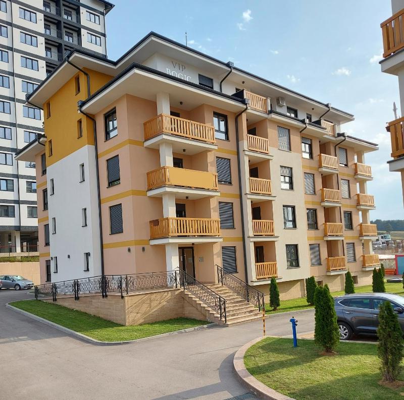 One-Bedroom Apartment image 4