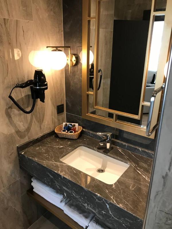 Esila Hotel - image 4