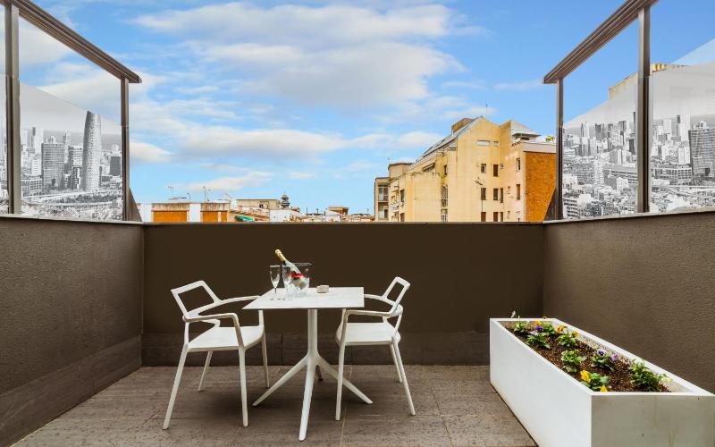 Urban terrace room includes one access to the spa per person per stay image 4