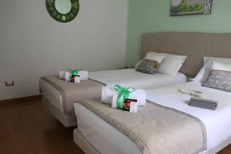 Double or Twin Room with Private Bathroom image 3