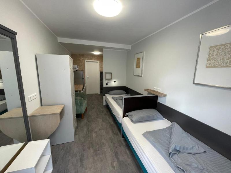 Deluxe Studio image 1