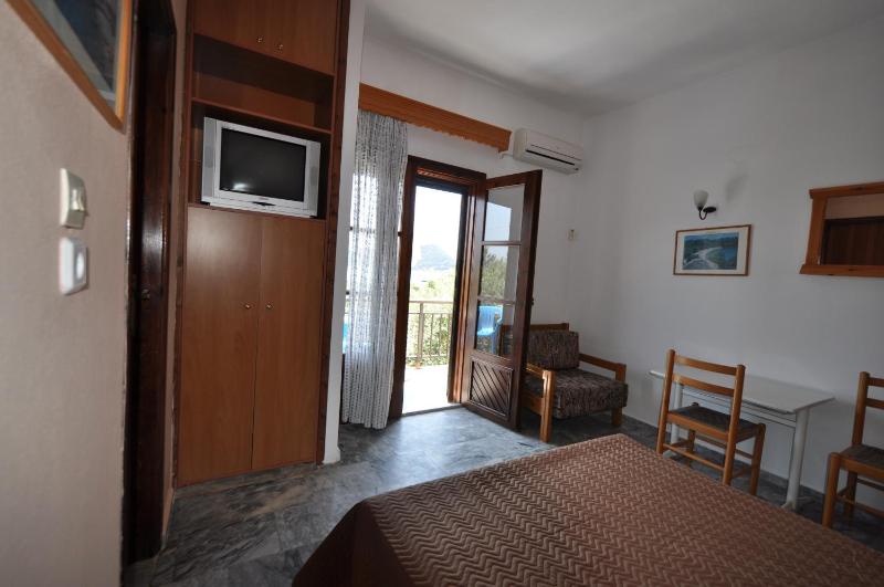 Economy Single Room image 2