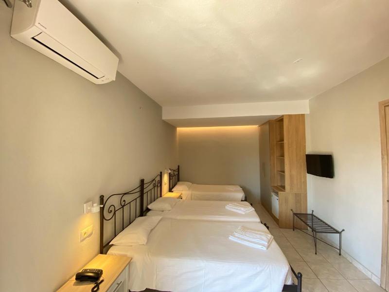 Comfort Triple Room image 3