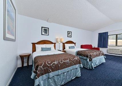 Double Room with Two Double Beds - Non-Smoking image 3