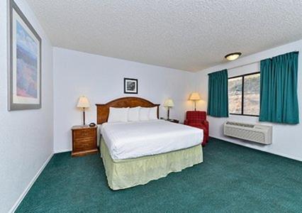 King Room - Non-Smoking image 1