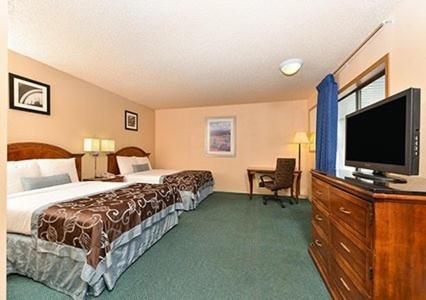 Double Room with Two Double Beds - Non-Smoking image 4