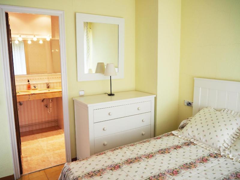 Saromar I Apartament amb gran terrassa per 6 persones a 5 minuts de la Platja Gran - image 6