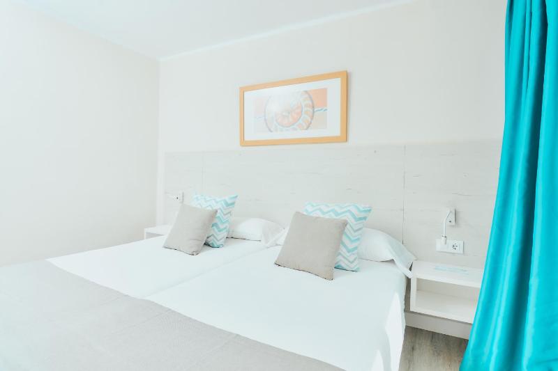 One-Bedroom Apartment image 1