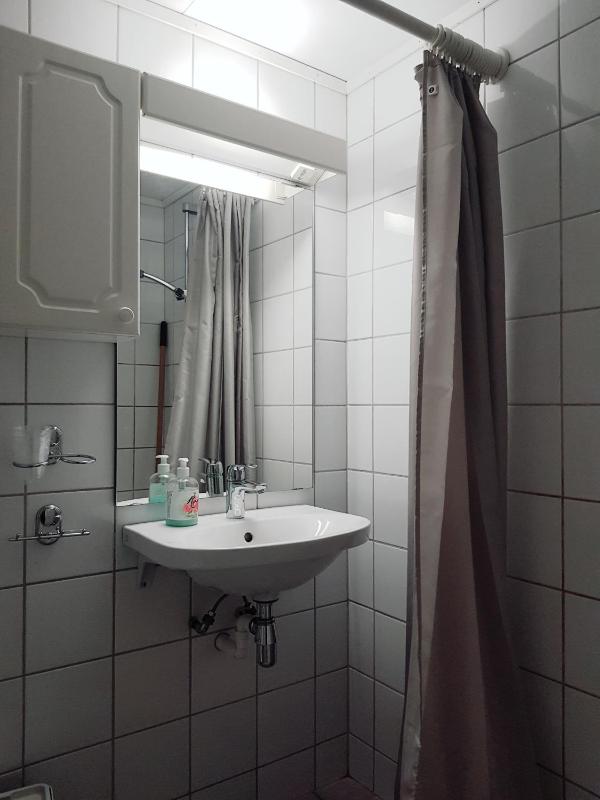 Single Room image 4