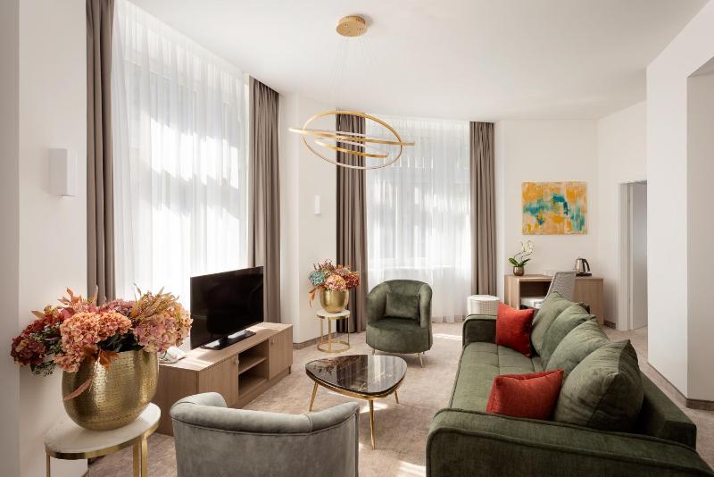 Mera Hotel - image 11