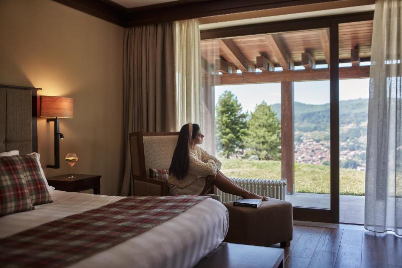 Grand Forest Suite with Metsovo View  image 4
