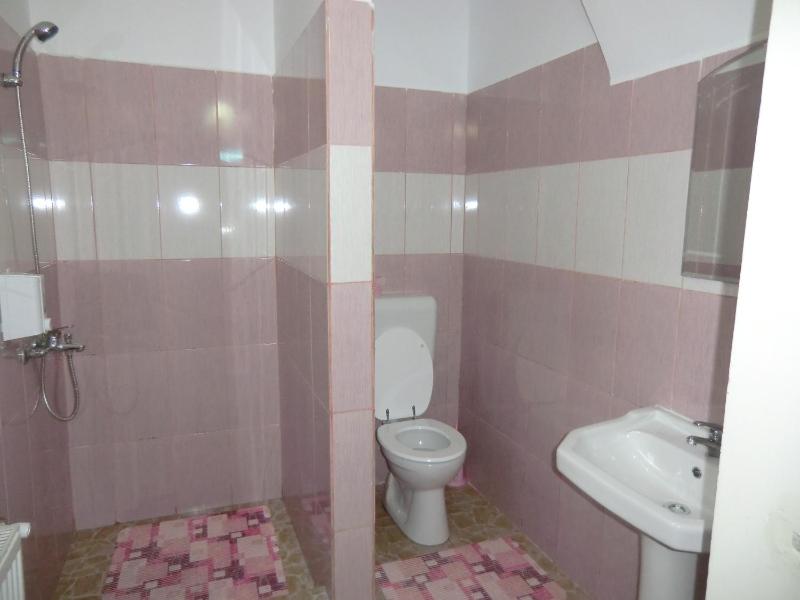 Standard  Double Room image 4