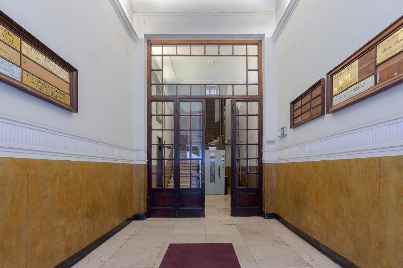 GuestHost - Bologna Piazza del Nettuno Apartment - image 2