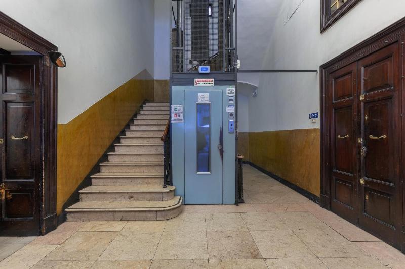 GuestHost - Bologna Piazza del Nettuno Apartment - image 12