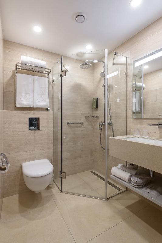 Double Room with Sea View image 3