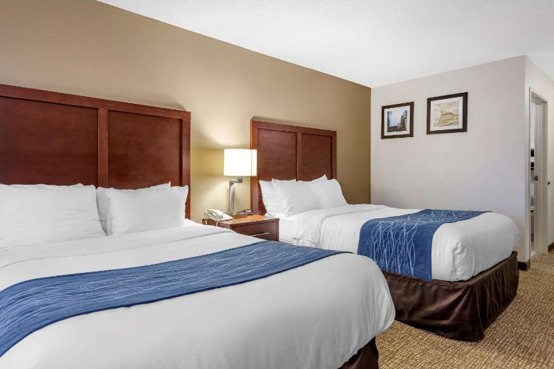 Double Room with Two Double Beds - Non-Smoking image 4