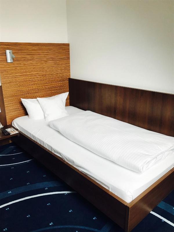 Single Room image 2