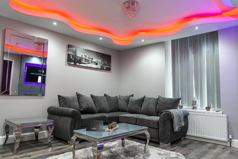 Superior Apartment image 1
