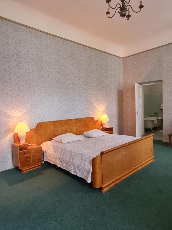 Double Room image 3