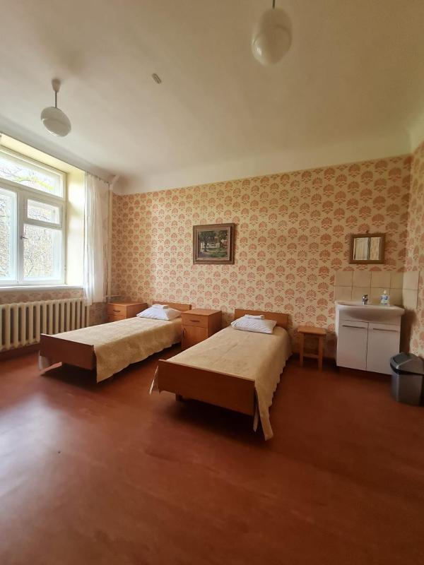 Single Bed in 12-Bed Mixed Dormitory Room image 4