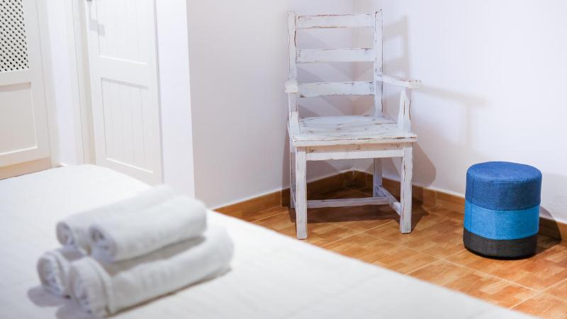 Double Room image 3