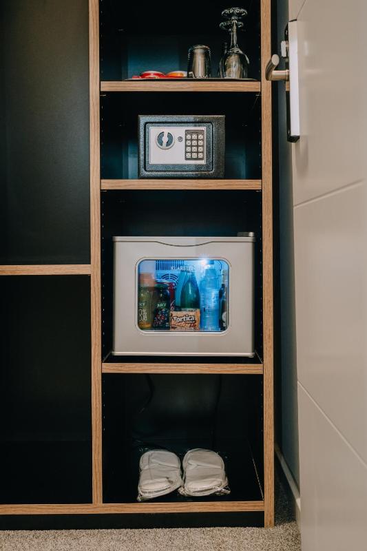 Double Room with City View image 2