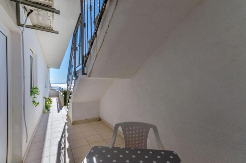 One-Bedroom Apartment image 2