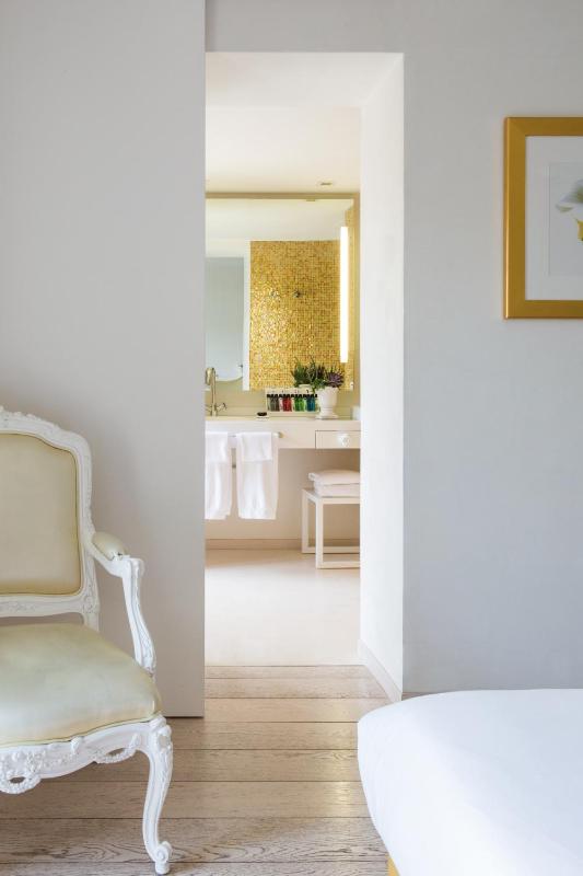 Deluxe Double or Twin Room - Free Spa Access image 3