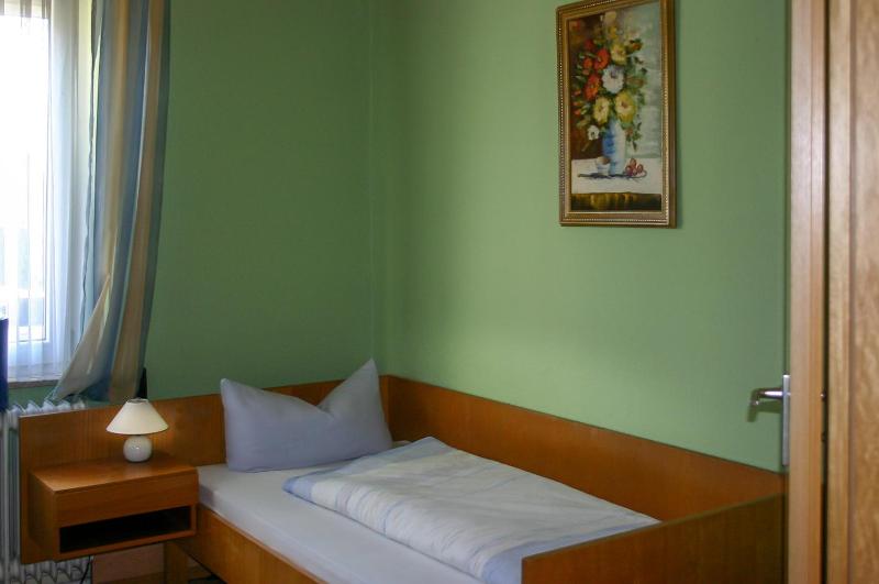 Double Room image 3