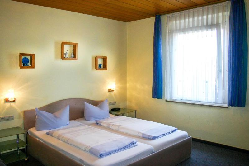 Double Room image 2