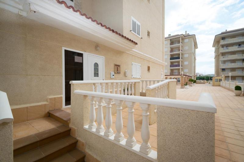 114 Sea Views Dream - Alicante Holiday - image 9