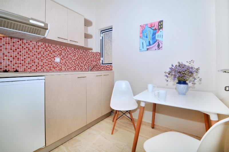 One-Bedroom Apartment image 3