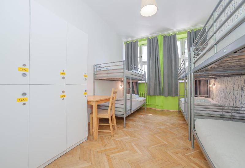 Bed in 6-Bed Dormitory Room with Shared Bathroom image 4