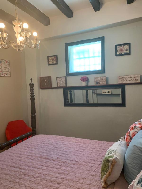 One-Bedroom Apartment image 3