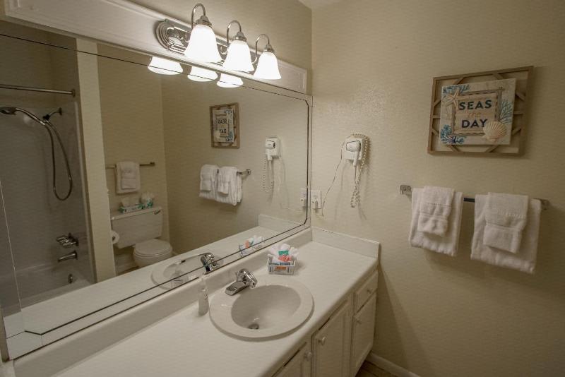 Two-Bedroom Townhouse image 3
