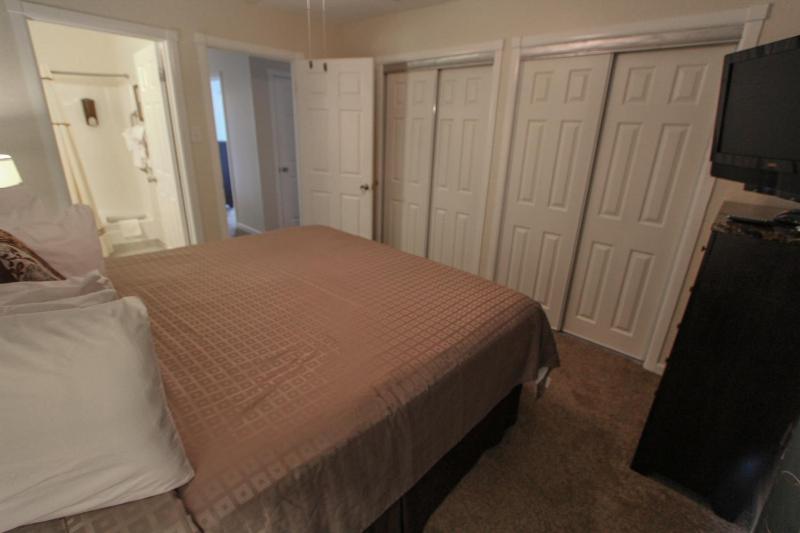 Three-Bedroom Apartment image 4