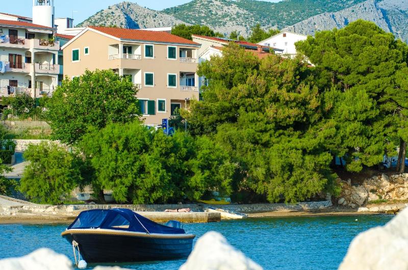 Luxury Two-Bedroom Apartment with Terrace and Sea View (6 Adults) image 4