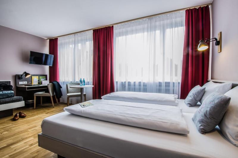 Triple Room image 3