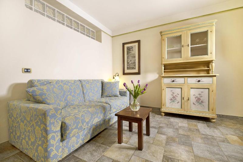 Apartment (3 Adults) image 4