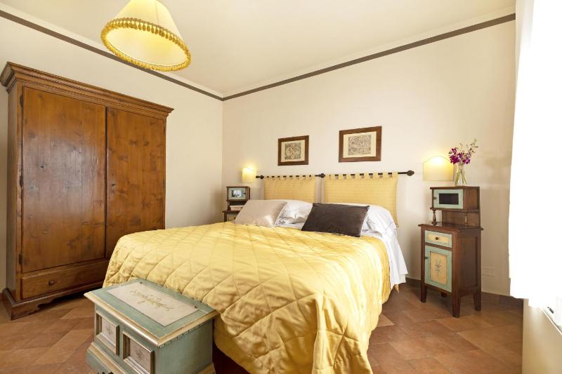 Superior Double Room image 4