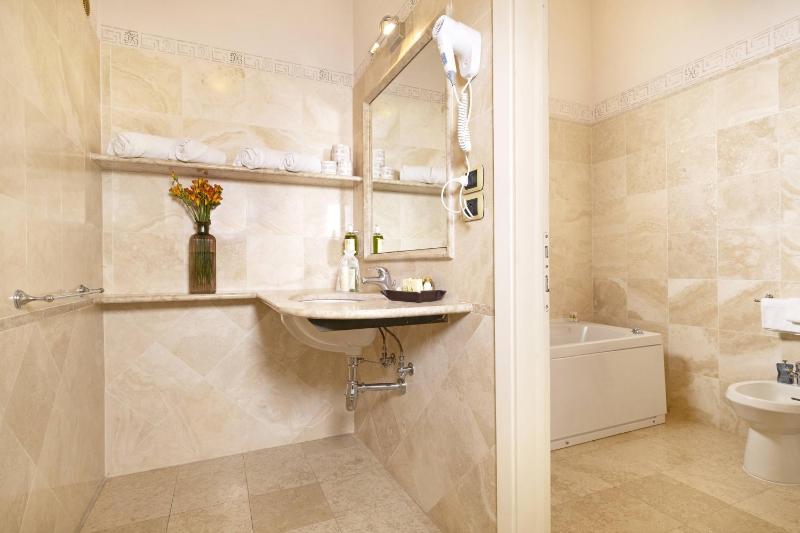 Superior Double Room image 2