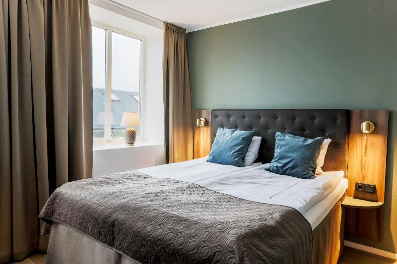 Standard Double or Twin Room image 4